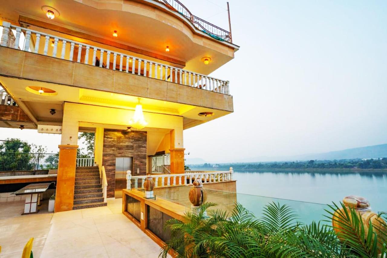 Treehouse Narmade A Riverfront Resort & Spa Narmadapuram Hoshangabad Exterior photo